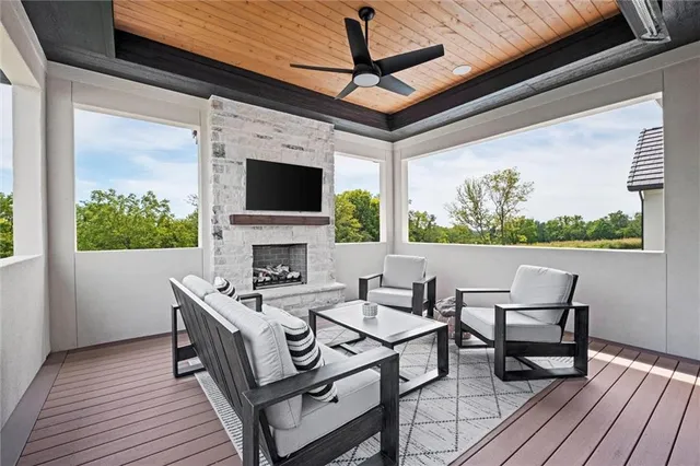 $2,750,000 | 7390 North National Drive, Parkville, MO 64152