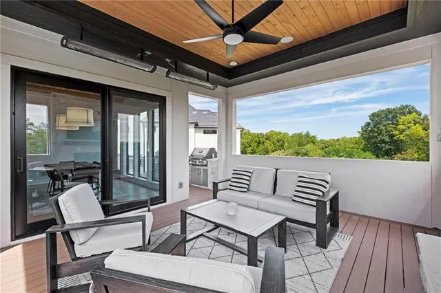 $2,750,000 | 7390 North National Drive, Parkville, MO 64152