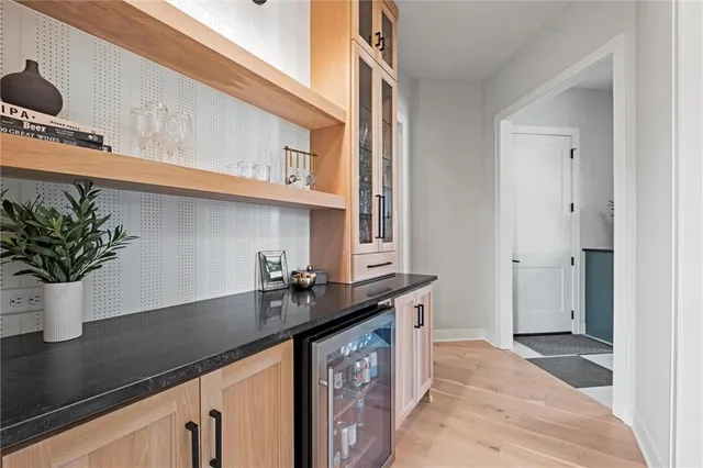 $2,750,000 | 7390 North National Drive, Parkville, MO 64152