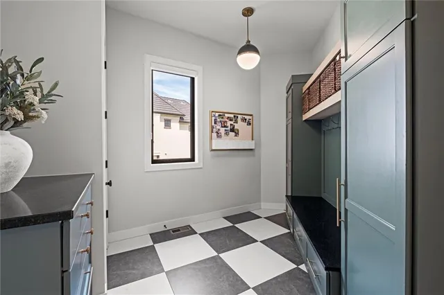 $2,750,000 | 7390 North National Drive, Parkville, MO 64152