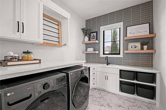 $2,750,000 | 7390 North National Drive, Parkville, MO 64152