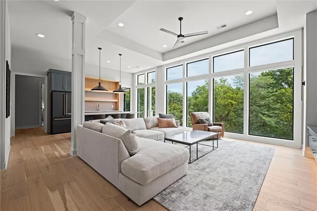 $2,750,000 | 7390 North National Drive, Parkville, MO 64152