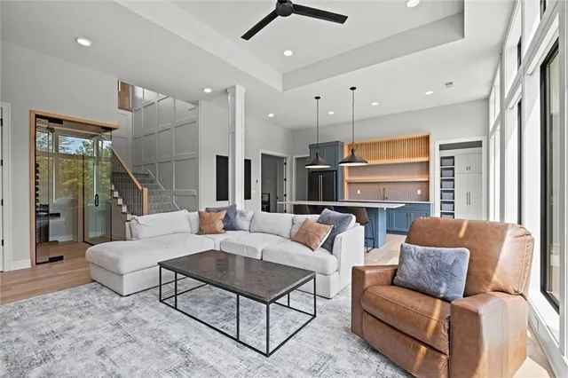 $2,750,000 | 7390 North National Drive, Parkville, MO 64152