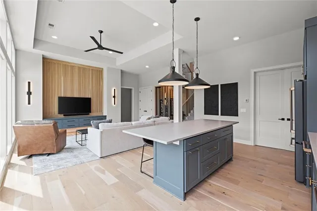 $2,750,000 | 7390 North National Drive, Parkville, MO 64152