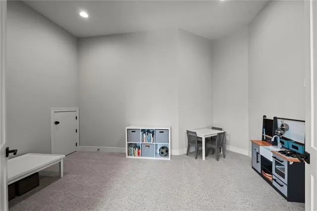 $2,750,000 | 7390 North National Drive, Parkville, MO 64152