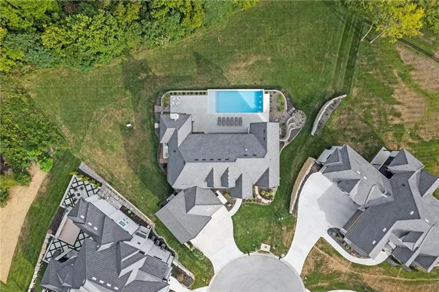 $2,750,000 | 7390 North National Drive, Parkville, MO 64152