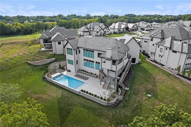 $2,750,000 | 7390 North National Drive, Parkville, MO 64152