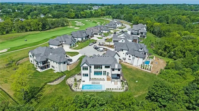 $2,750,000 | 7390 North National Drive, Parkville, MO 64152