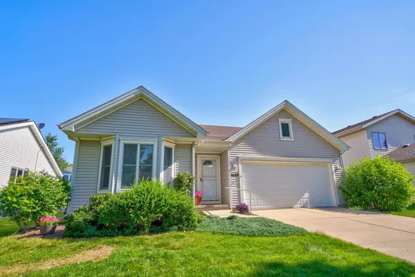 $415,000 | 6122 Thornebury Drive, Madison, WI 53719