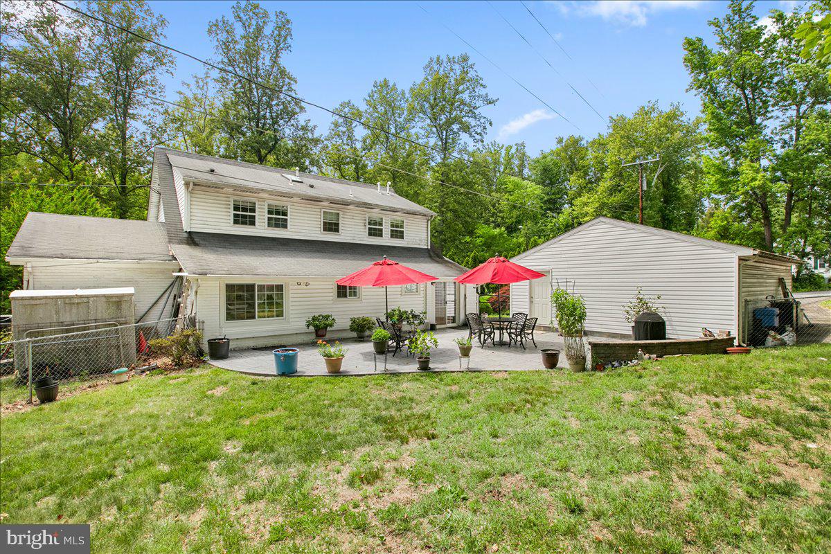 19266 Mockingbird Heights Road Triangle, VA 22172 - Photo 31 of 35 a view of house with yard and sitting area