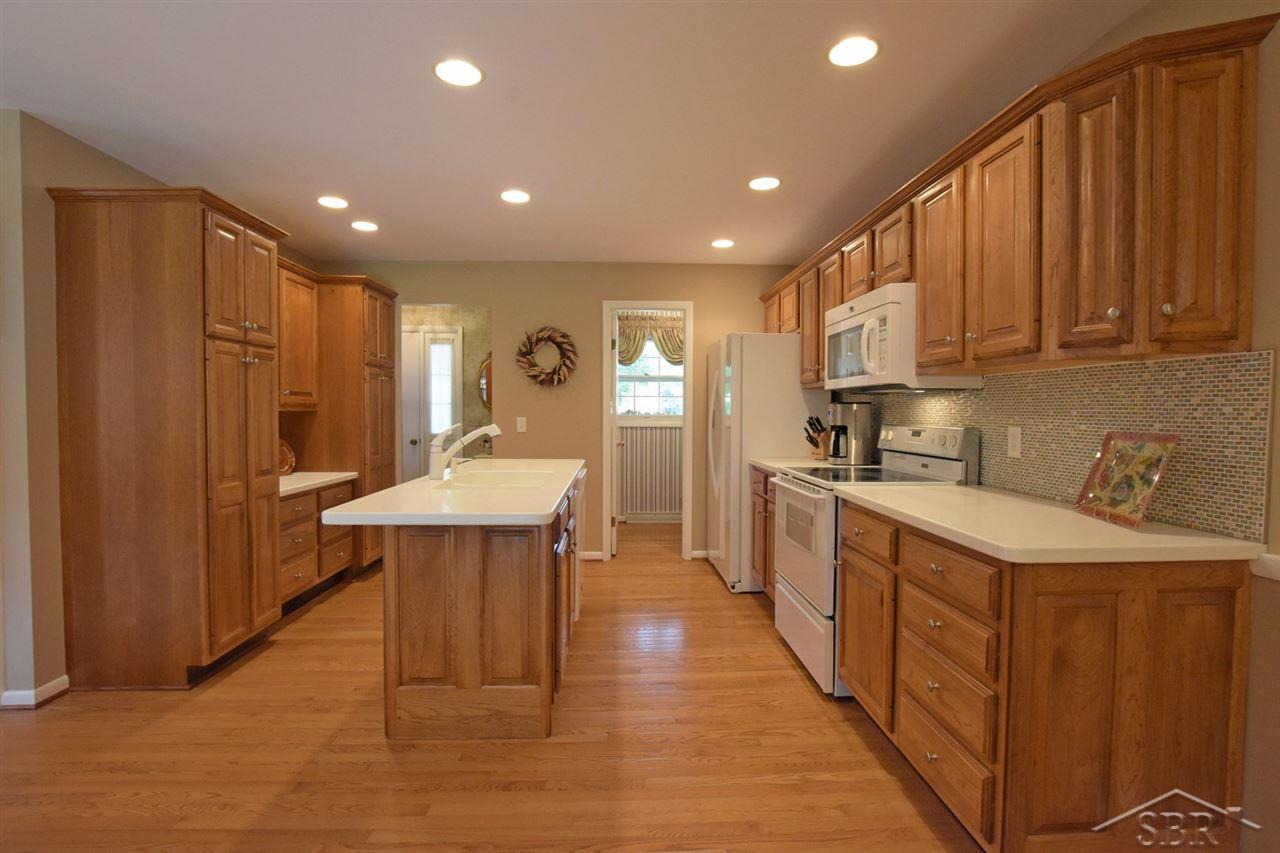 5 Benton Road Saginaw, MI 48602 - Photo 2 of 31 31355801-1.JPG