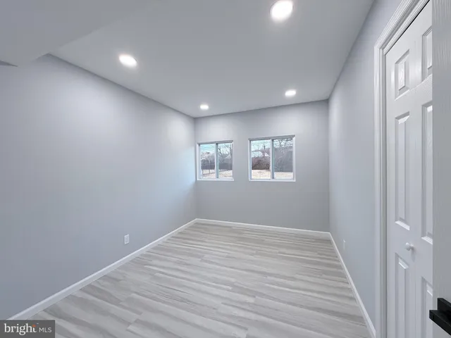 $3,000 | 679 Trenton Road, Fairless Hills, PA 19030