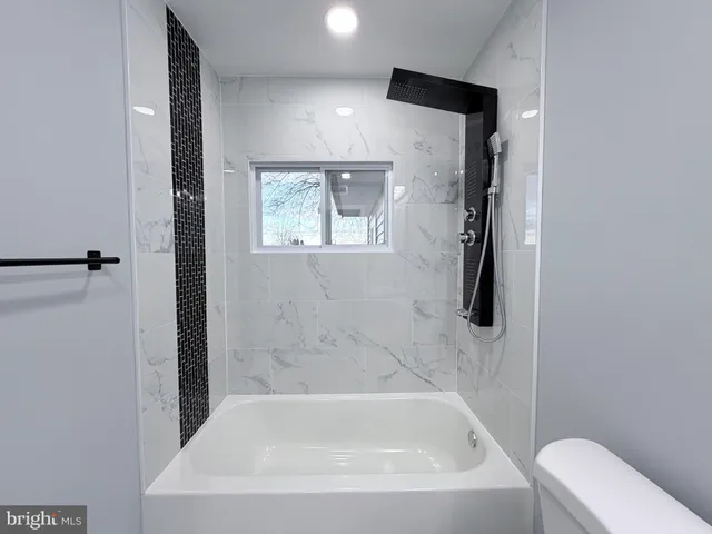 $3,000 | 679 Trenton Road, Fairless Hills, PA 19030