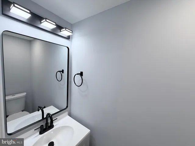 $3,000 | 679 Trenton Road, Fairless Hills, PA 19030