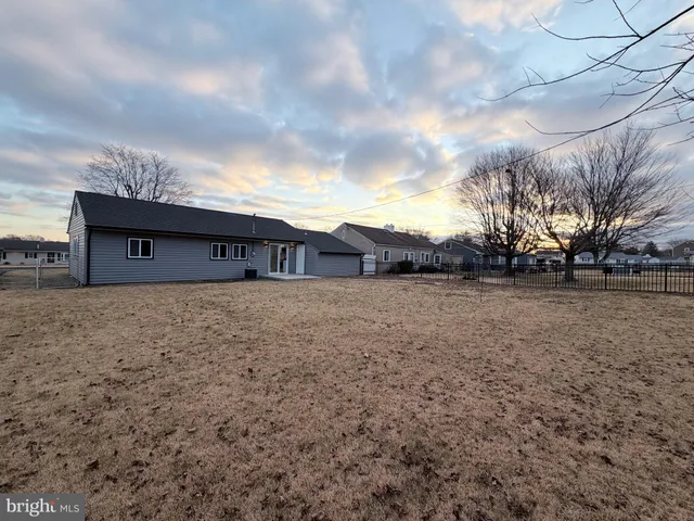 $3,000 | 679 Trenton Road, Fairless Hills, PA 19030