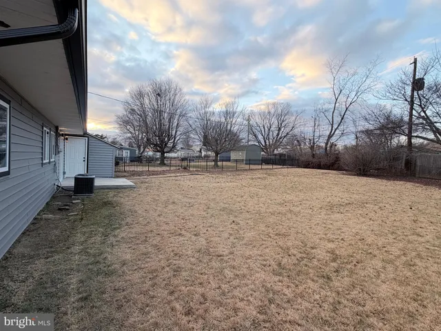 $3,000 | 679 Trenton Road, Fairless Hills, PA 19030