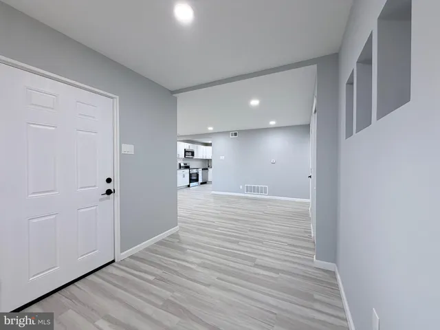 $3,000 | 679 Trenton Road, Fairless Hills, PA 19030