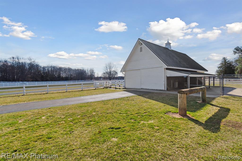 3304 Outback Trail Pinckney, MI 48169 - Photo 42 of 50