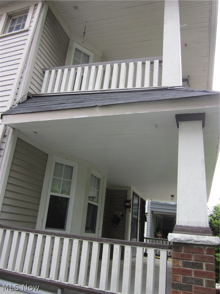 2619 Hampshire Road Cleveland, OH 44106 - Photo 3 of 22