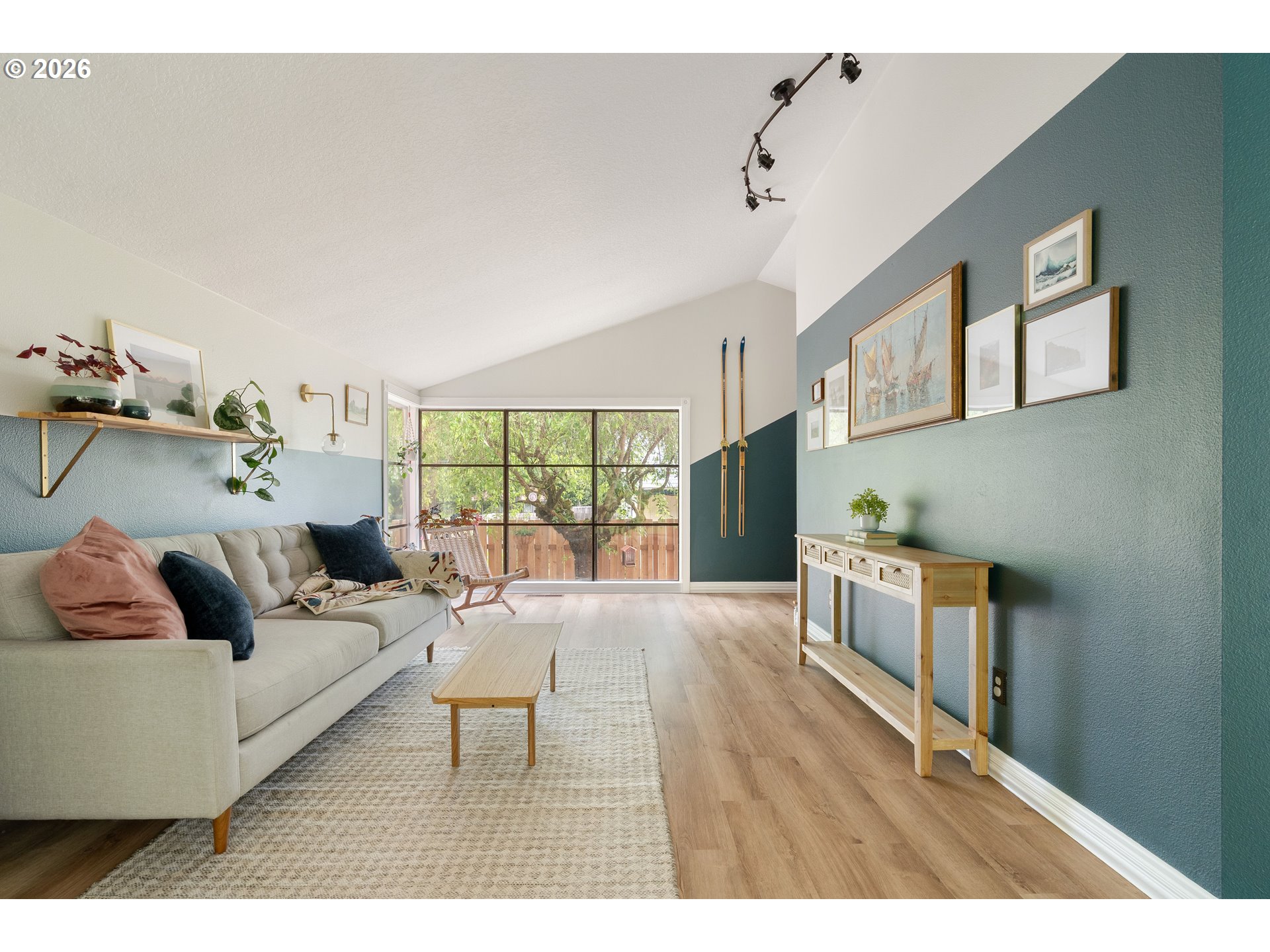 5010 Southwest Maplewood Road Portland, OR 97219 - Photo 7 of 36 Gallery Image 7