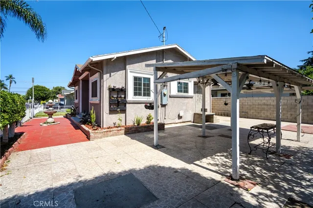 a front view of a house with garage