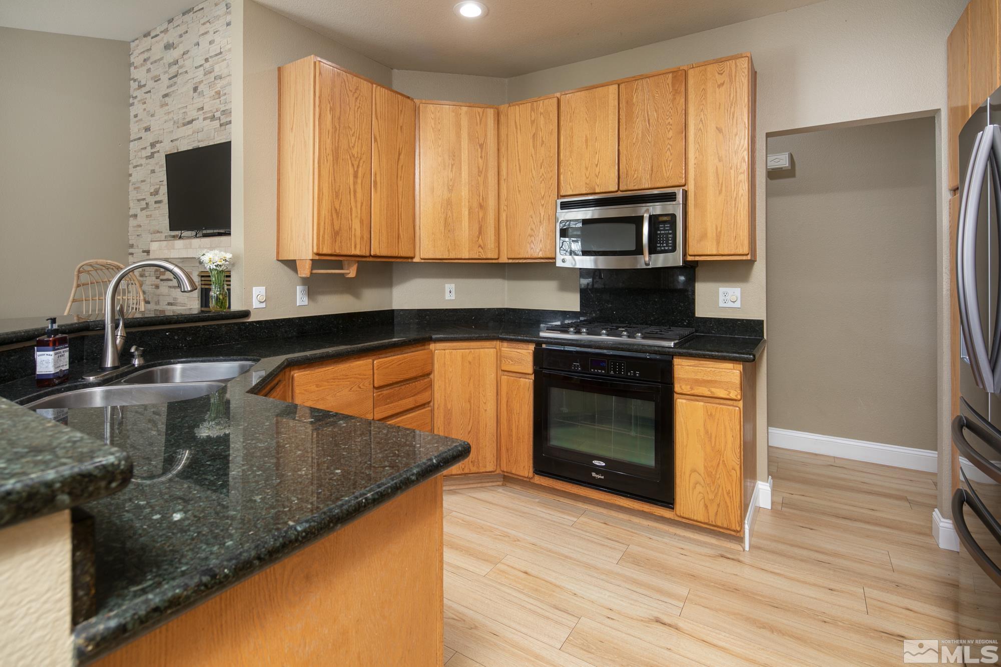 4450 Lynnfield Way Reno, NV 89519 - Photo 9 of 37 Photo 9