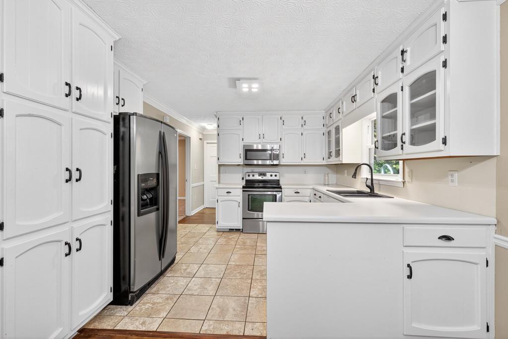 262 Harmony Grove Road Lilburn, GA 30047 - Photo 11 of 35