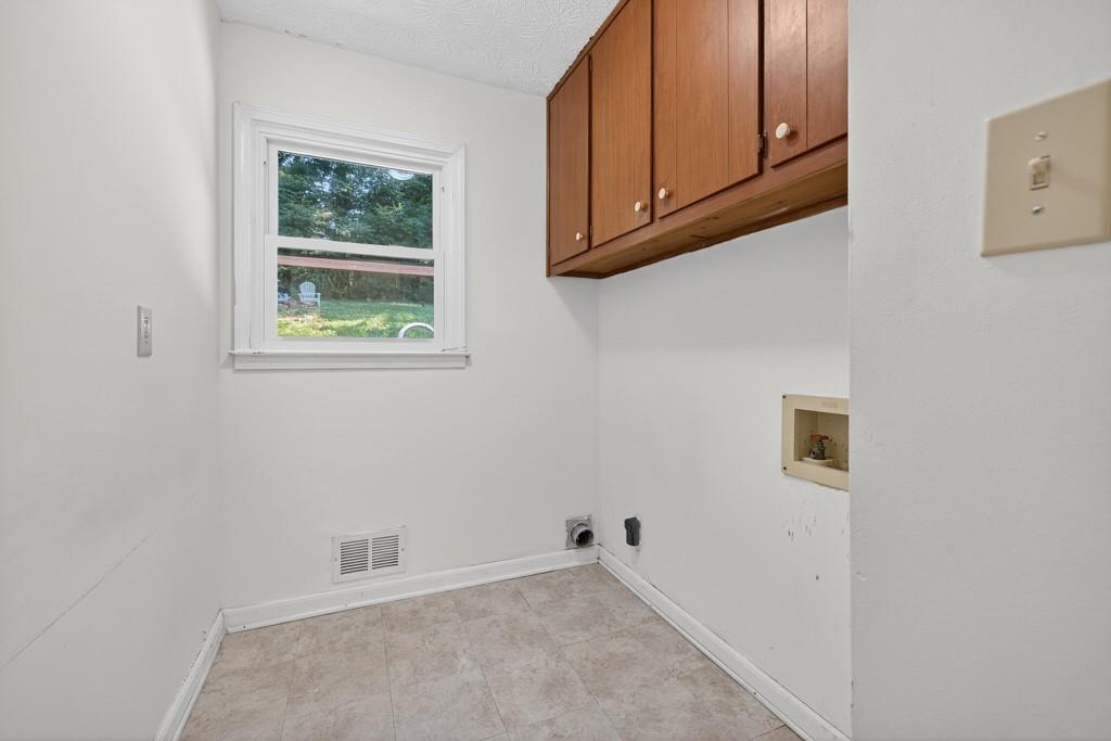 262 Harmony Grove Road Lilburn, GA 30047 - Photo 18 of 35