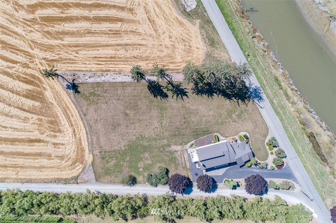 9414 Thomle Road Stanwood, WA 98292 - Photo 3 of 36 Gallery Image 3