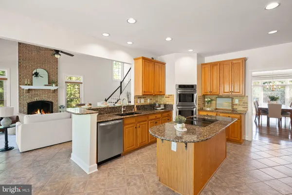 $1,500,000 | 12212 Jonathons Glen Way, Herndon, VA 20170