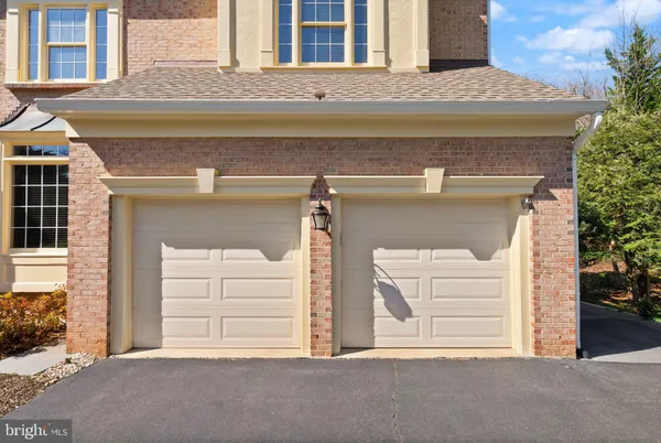 $1,500,000 | 12212 Jonathons Glen Way, Herndon, VA 20170