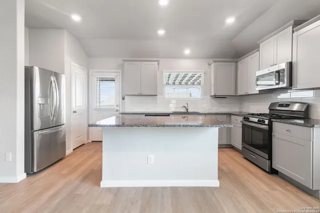 $2,200 | 31543 Meander Lane, Bulverde, TX 78163