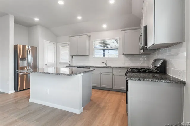 $2,200 | 31543 Meander Lane, Bulverde, TX 78163