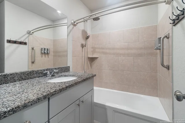 $2,200 | 31543 Meander Lane, Bulverde, TX 78163