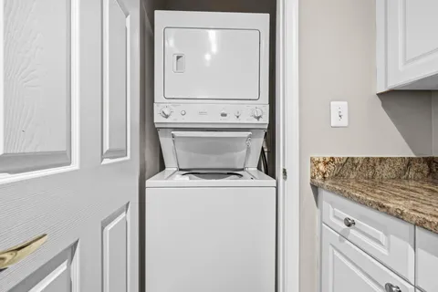 $525,000 | 5108 Donovan Drive, Unit 108, Alexandria, VA 22304
