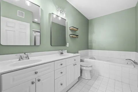 $525,000 | 5108 Donovan Drive, Unit 108, Alexandria, VA 22304