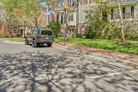 $525,000 | 5108 Donovan Drive, Unit 108, Alexandria, VA 22304