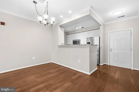 $525,000 | 5108 Donovan Drive, Unit 108, Alexandria, VA 22304