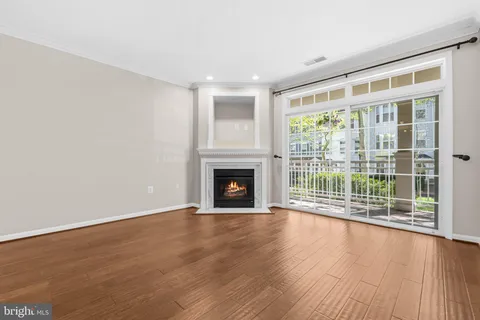 $525,000 | 5108 Donovan Drive, Unit 108, Alexandria, VA 22304