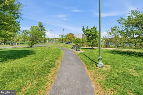 $525,000 | 5108 Donovan Drive, Unit 108, Alexandria, VA 22304