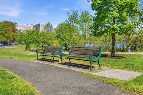 $525,000 | 5108 Donovan Drive, Unit 108, Alexandria, VA 22304