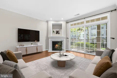 $525,000 | 5108 Donovan Drive, Unit 108, Alexandria, VA 22304