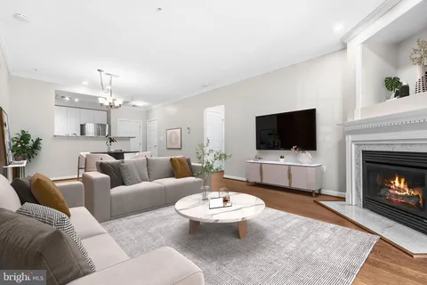 $525,000 | 5108 Donovan Drive, Unit 108, Alexandria, VA 22304