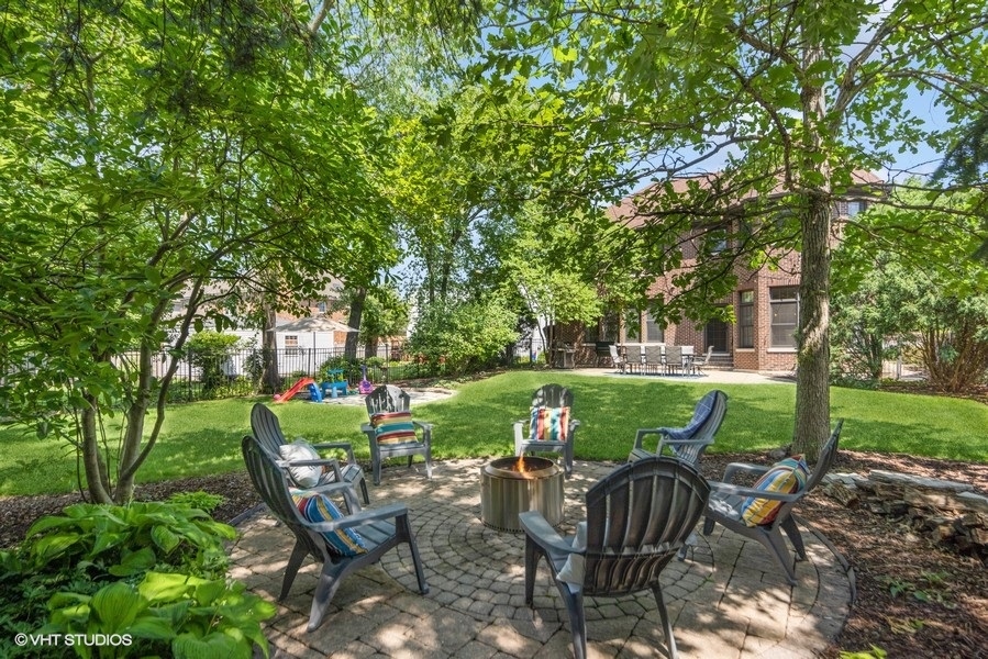 438 West 3rd Street Elmhurst, IL 60126 - Photo 36 of 43 a view of garden with patio