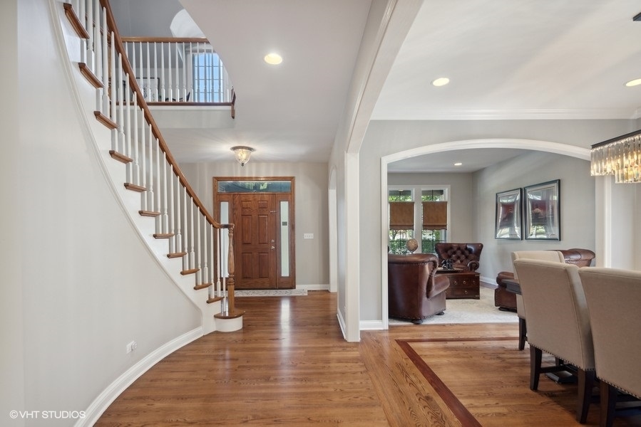 438 West 3rd Street Elmhurst, IL 60126 - Photo 4 of 43 a view of a livingroom with lots of furniture and windows