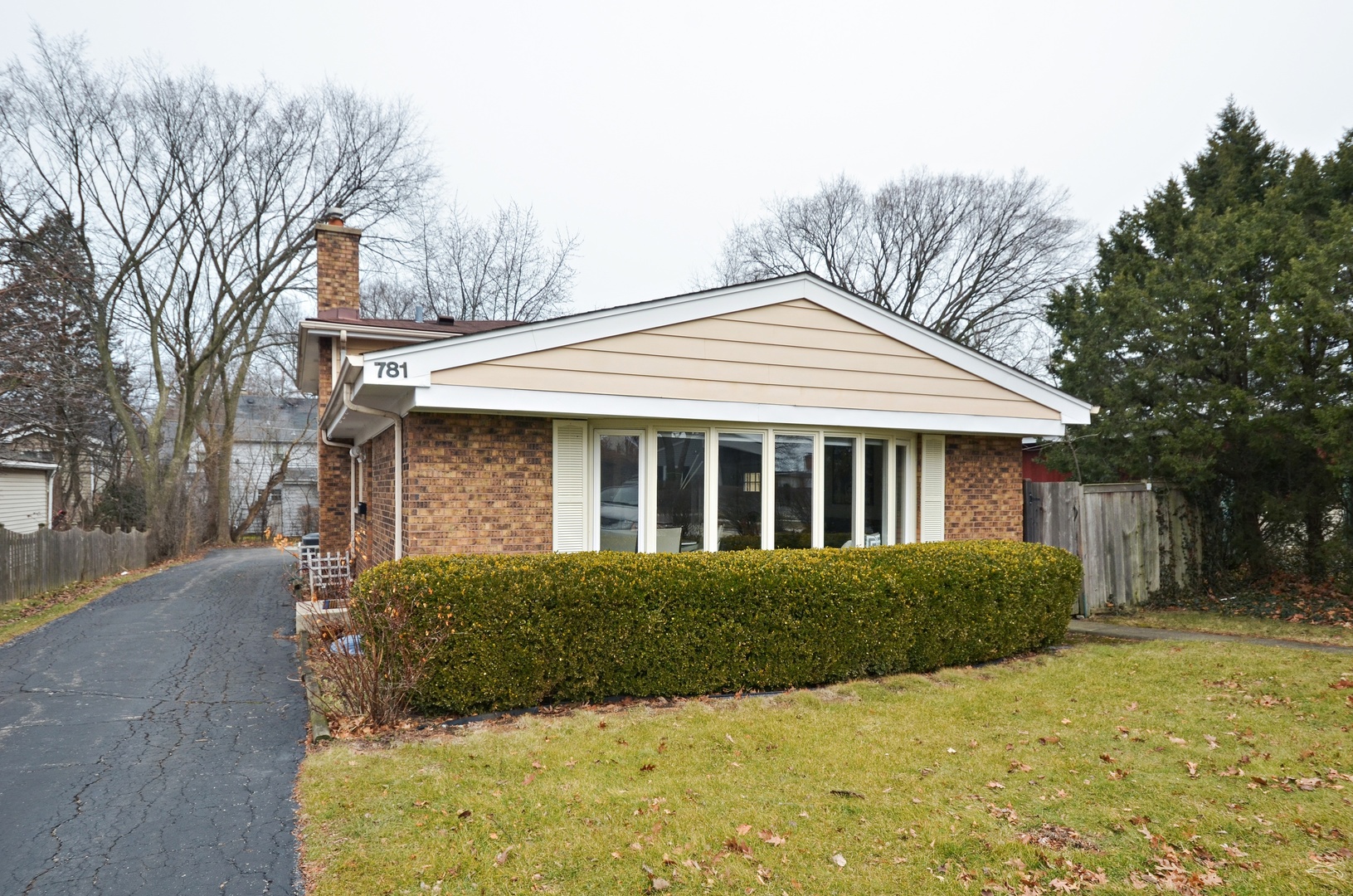 781 Green Bay Road Highland Park, IL 60035 - Photo 1 of 15