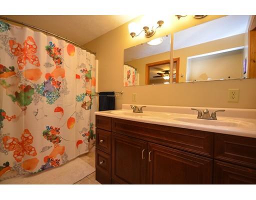 300 8 Lots Road Sutton, MA 01590 - Photo 12 of 19