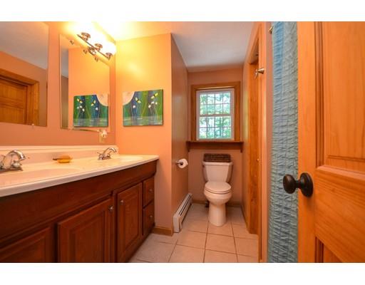 300 8 Lots Road Sutton, MA 01590 - Photo 14 of 19