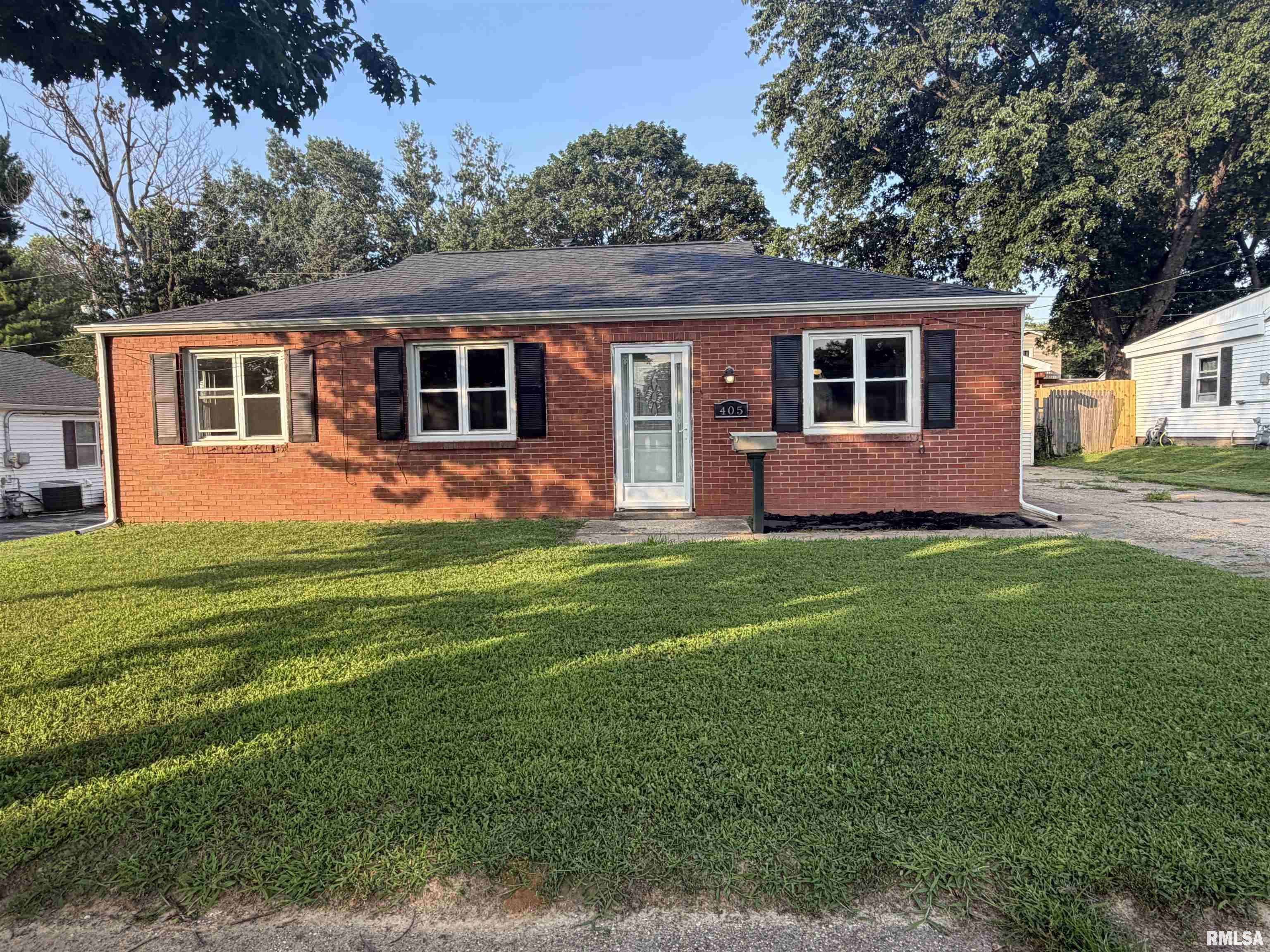 405 Grant Road Marquette Heights, IL 61554 - Photo 30 of 46