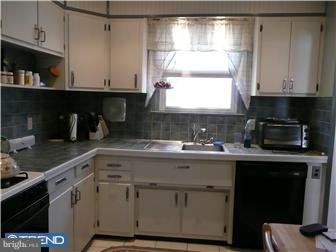 405 Achille Road Havertown, PA 19083 - Photo 5 of 12 Kitchen